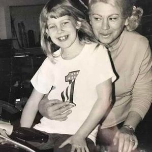 Meet your Posher, Sharon